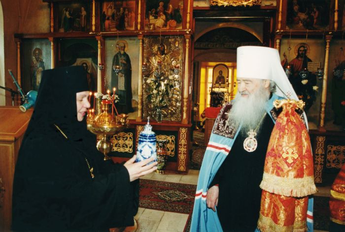 По благословению митрополита Ювеналия созидается монашеская жизнь обители